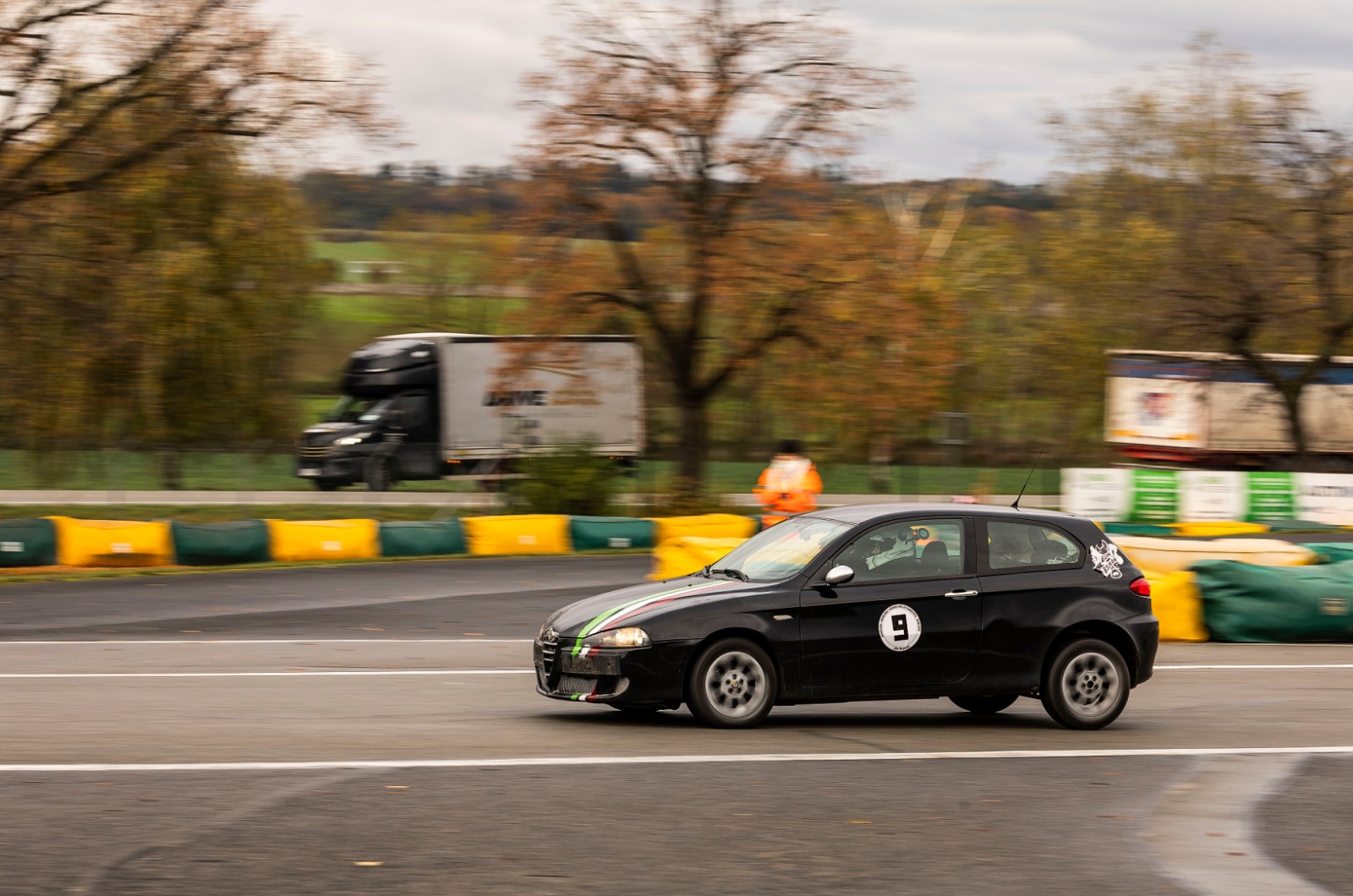Alfa 147 na závodní trati